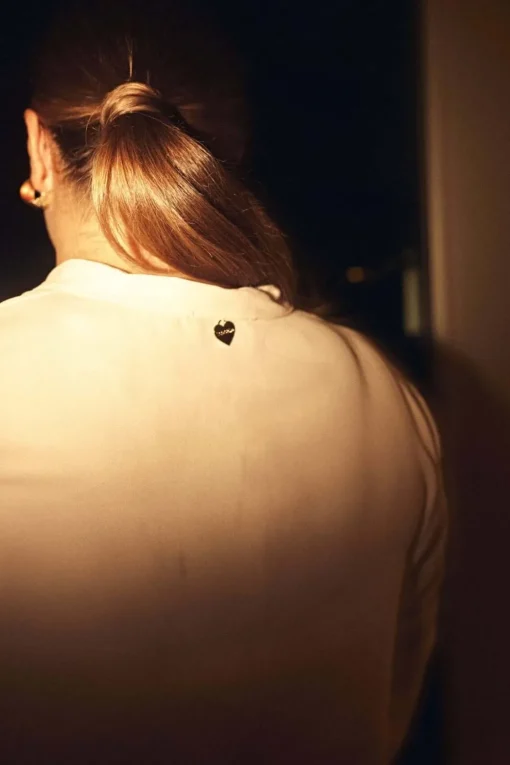 Camicia con colletto alla coreana in georgette tinta unita con bottoni