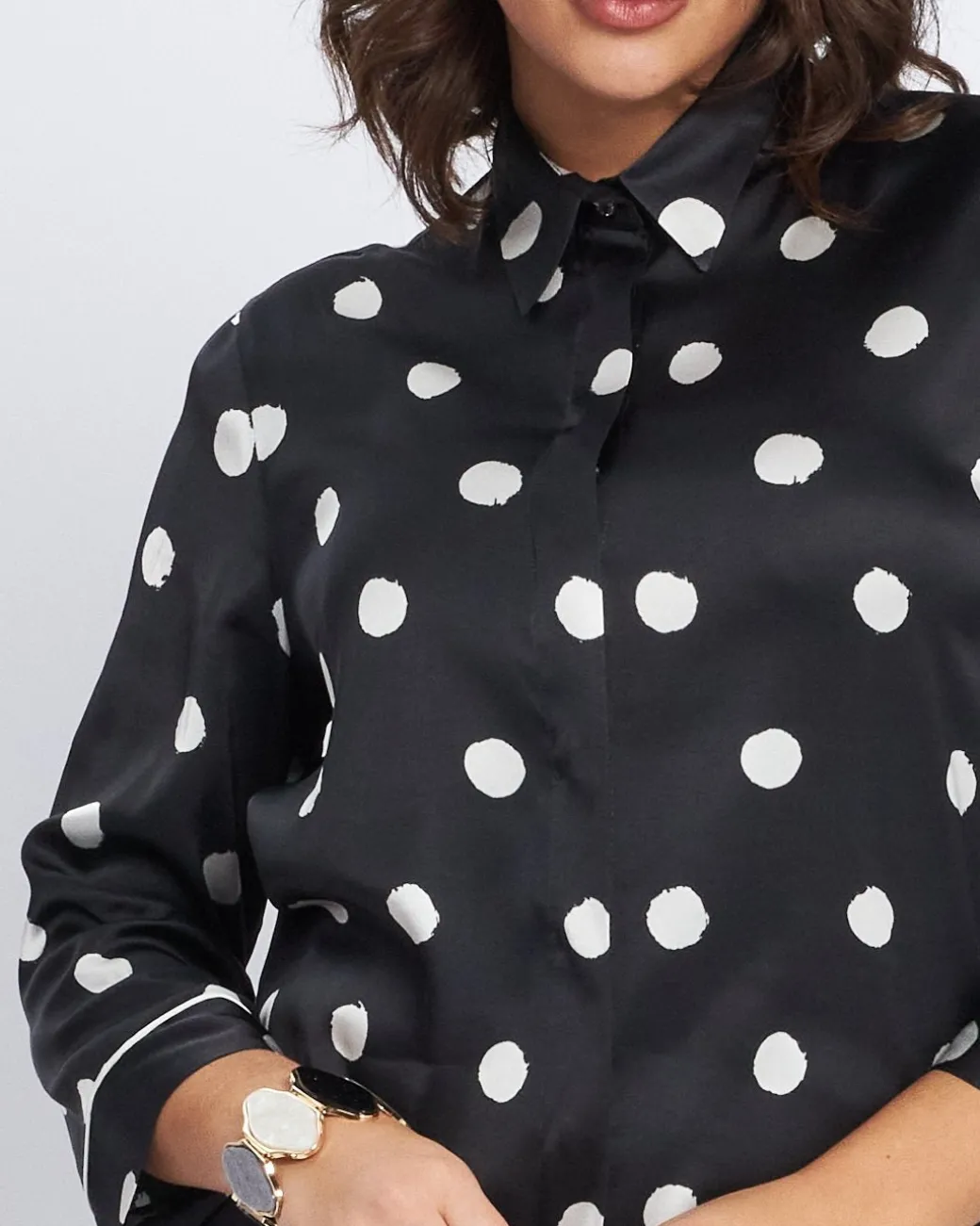 Camicia in raso di viscosa con stampa pois NERO