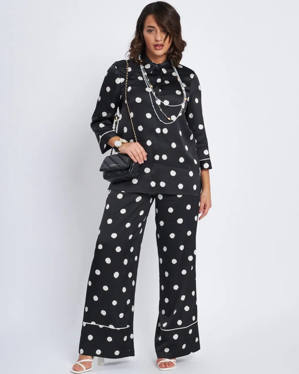 Camicia in raso di viscosa con stampa pois NERO