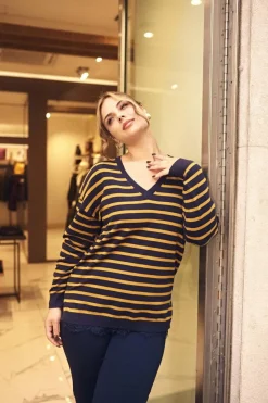 Maglia a righe con scollo a V e trina in pizzo BLU