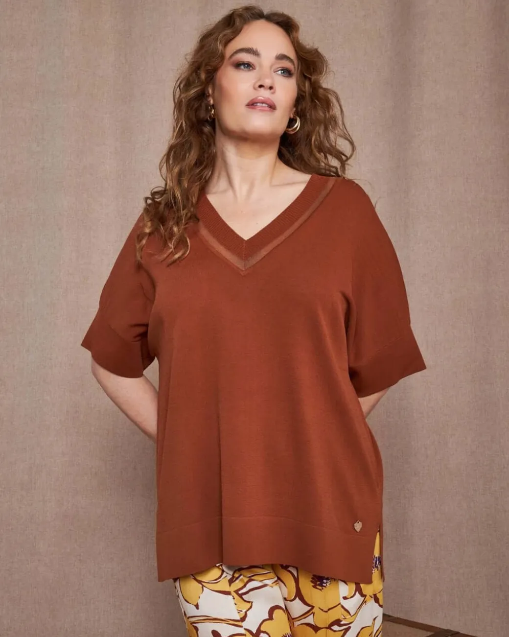 Maglia con manica kimono in filato di misto viscosa con inserto in tul