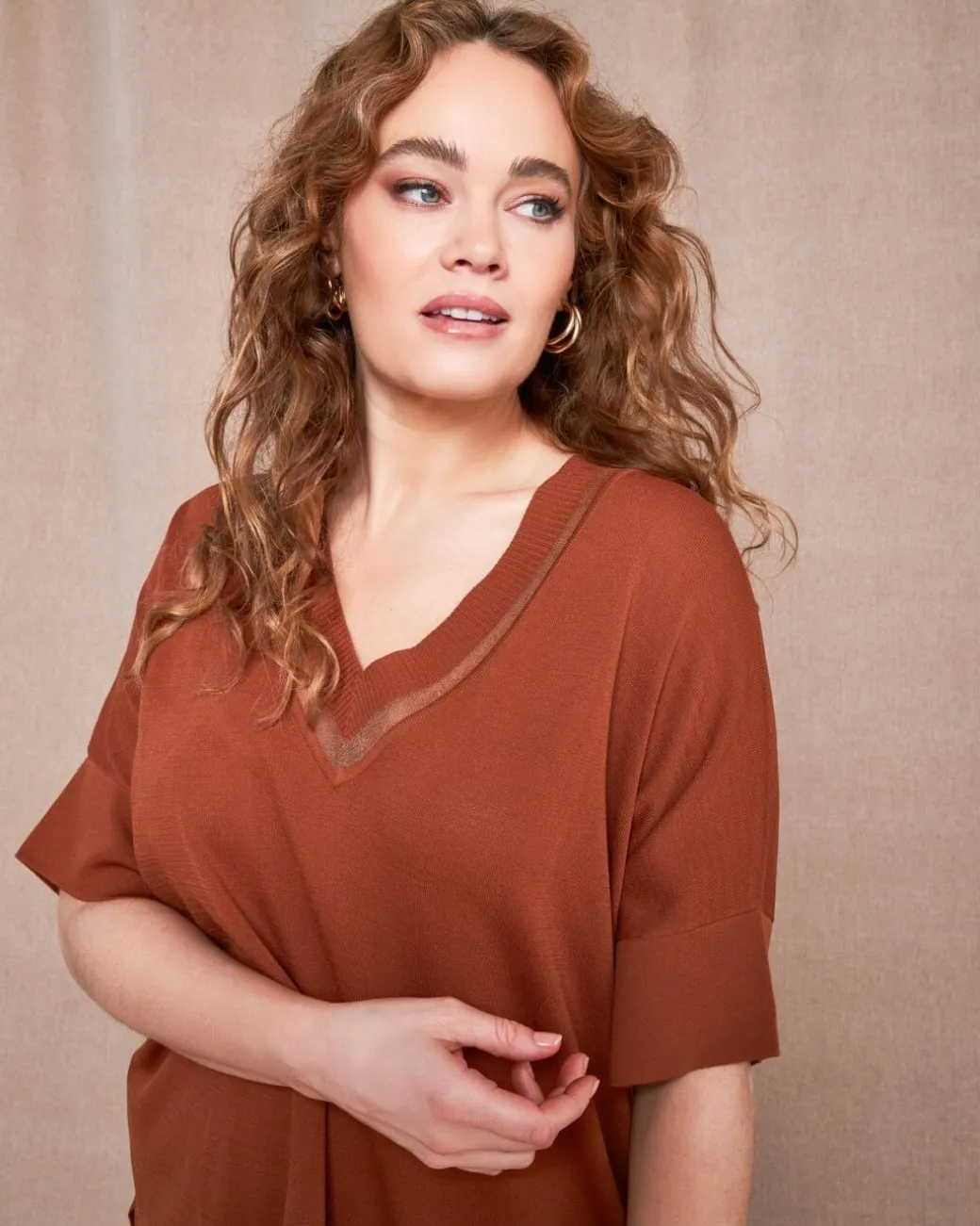 Maglia con manica kimono in filato di misto viscosa con inserto in tul