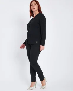 Pantalone basic con taglio push up posteriore NERO