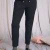 Pantalone comfy dal taglio jogger e coulisse NERO