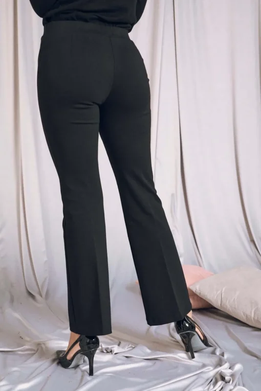 Pantalone comfy flare con vita elastica NERO