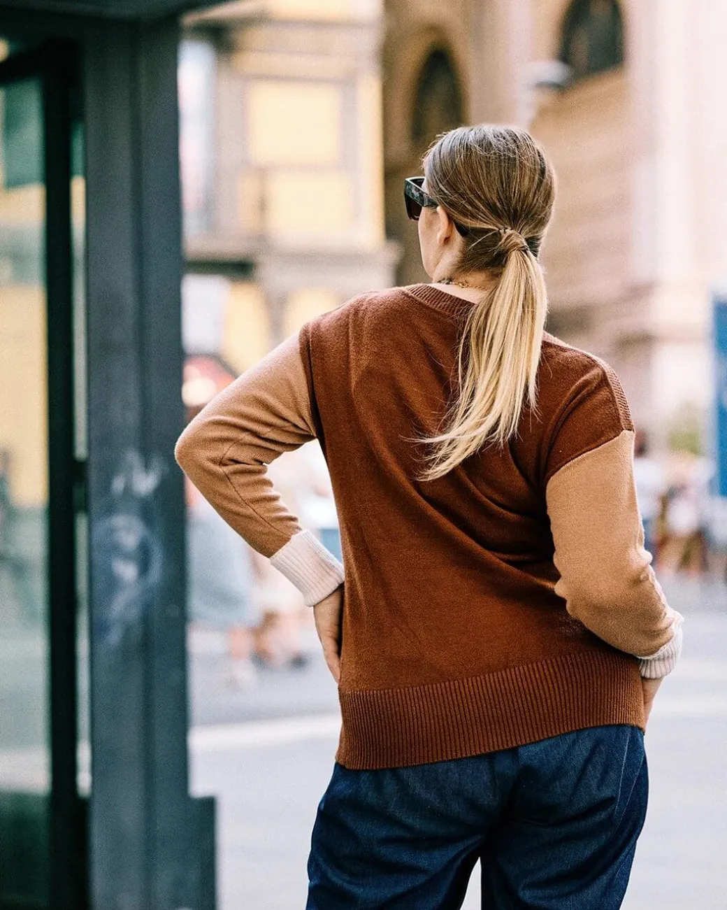 SCOLLO A BARCA A TRE COLORI CACAO