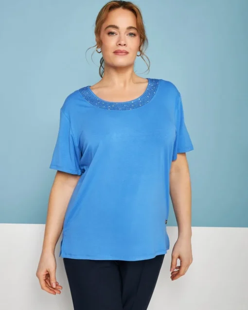 T-shirt in jersey di viscosa elasticizzata con applicazioni di strass